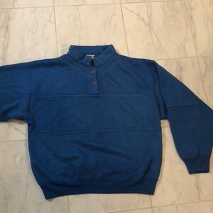 Lady footlocker blue light sweatshirt.  Long sleeve. Slight crop.  Vintage!